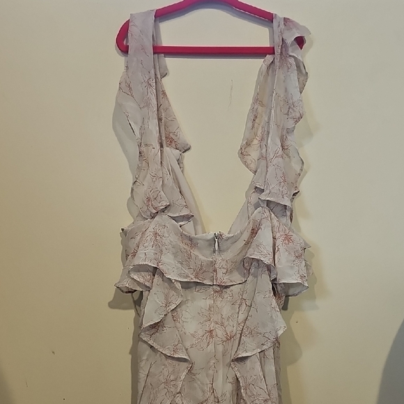 Storia Cream Floral Backless Dress - Picture 5 of 10